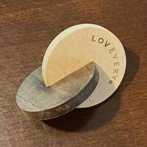 Hand- to-hand Lovevery discs from The Charmer play kit 3-4 months